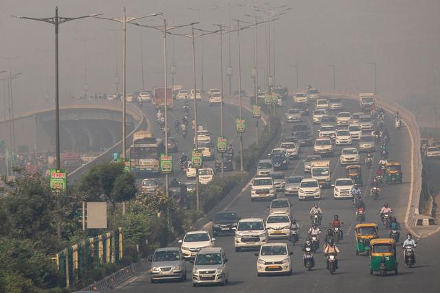 Owing to alarming AQI levels of Delhi, Environment Minister Gopal Rai has urged the Centre to only allow CNG, electric, and BS VI-compliant vehicles in Delhi NCR.