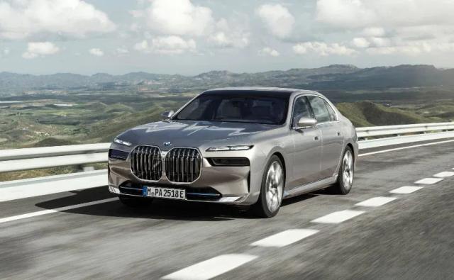 Models affected include the BMW 5 Series, 7 Series, i5,  i7, X1, X5, X6, X7, XM and the Rolls-Royce Spectre.