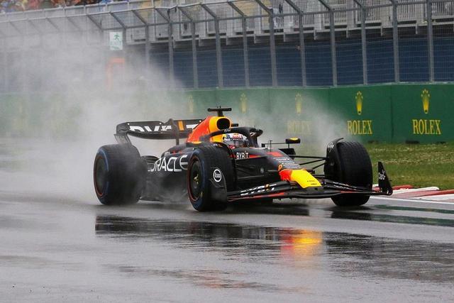 A wet tricky qualifying saw RedBull’s Max Verstappen continue his dominance at the front and will line up on the front row with Fernando Alonso after Hulkenburg receives a penalty for red flag misconduct