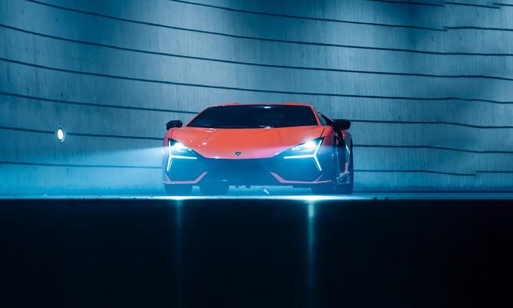 First Look: Lamborghini Revuelto