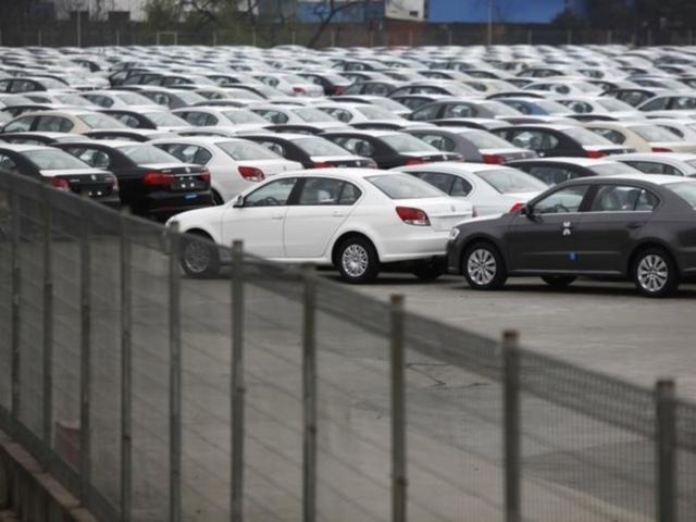 The Indian automotive industry sees a slump in overall export figures when compared to last year.