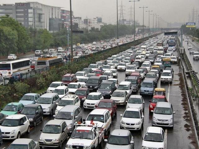 The Indian government will soon discontinue the upper limit cap on third party liability of insurance companies in cases of road accidents, injuries or death. Also, the Insurance Regulatory and Development Authority (IRDAI) has sent a proposal to the government for hiking the premium for third party insurance by 50 per cent for all vehicle segments with the exception of small hatchbacks, vans and small trucks for the current FY.