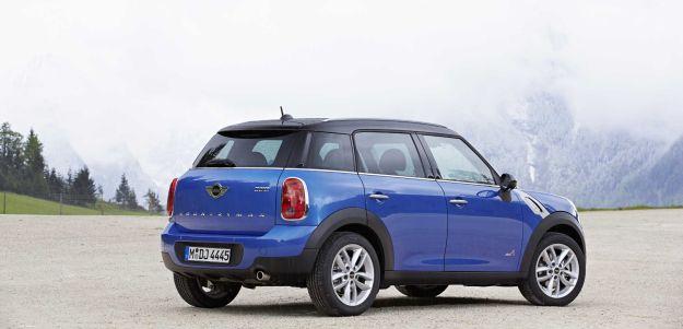 The new MINI Countryman D having been assembled in India goes light in the pocket at Rs 28.6 lakh. The first in the clan to get five doors, the interiors are swanky. Perhaps not very comfortable when doing slow speed levels on Indian road conditions, it glides smooth at greater speeds.