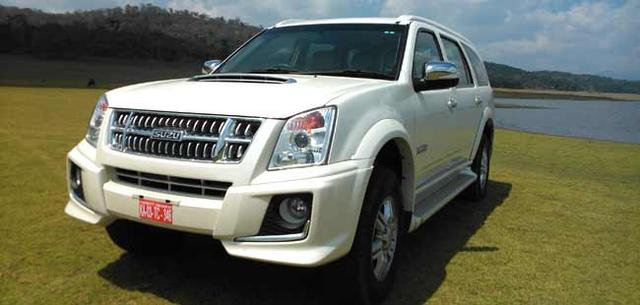 The new SUV from Isuzu called MU-7 has the old-school, no-nonsense looks.It will appeal to many buyers in India. But, currently the Toyota Fortuner is still the hot favourite in this segment and so the MU-7 will need to prove that it has the attitude to be a serious player among the big boys.