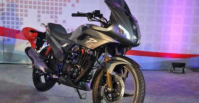 Hero MotoCorp seems to have silently launched the 2014 Karizma R and Karizma ZMR in India. the first batch of the bikes have already reached Hero dealerships across the country and dealers have started taking orders.