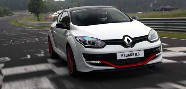 We told you about the Renault Megane RS 275 Trophy-R special edition that managed to take down the front-wheel drive record on the Nurburgring and Renault did say that they would pull the wraps off the car soon. And now, here it is.