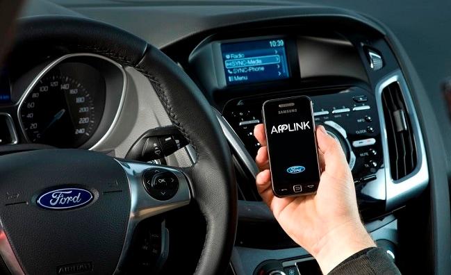American carmaker, Ford, has kicked-off 2016 Consumer Electronics Show (CES) by announcing an update for its latest car infotainment system - Ford SYNC 3, which will now feature both Android Auto and Apple Car Play.
