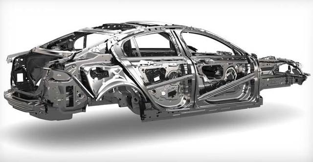 JLR Reveals Details About Jaguar XE's Engine