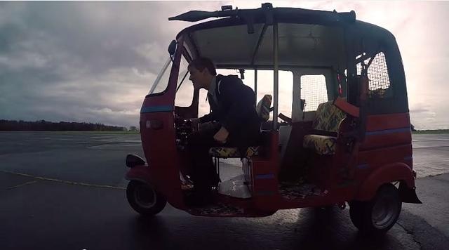 Ubisoft, creator of several famous games including Assassin's Creed, got together with English inventor Colin Furze to make a 100bhp weaponised autorickshaw (read: tuk tuk) to celebrate the release of the 4th edition of Far Cry.