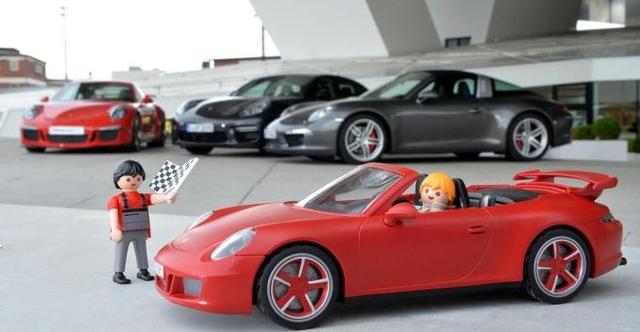 PLAYMOBIL - a line of toys produced by the Brandstatter Group (Germany) - launched a Porsche 911 Carrera S with detachable roof on February 13.