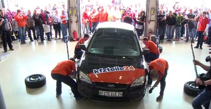 German auto parts and repair company, kfzteile24, has set a new Guinness World record for completing the fastest tyre change without using any power tools. The tyres of the Ford Focus were changed in 59.62 seconds