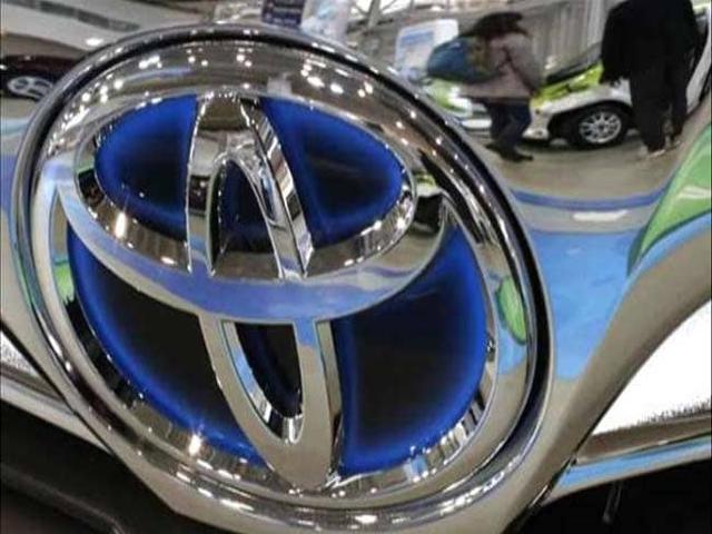 It's no secret that Toyota is working on the new-generation model of its popular MPV - the Innova.  But now, we hear that the company plans to unveil the car on November 23 this year and it's likely that we'll see the car at the 2016 Delhi Auto Expo.
