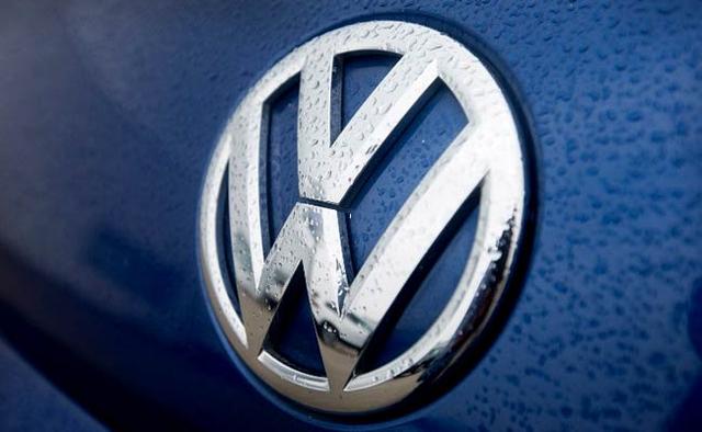 Volkswagen (VW) has begun recalling millions of its diesel cars fitted with devices designed to cheat emission tests in Europe after German authorities gave the green light to their recall plan. The scandal-hit German carmaker, however, is no closer to a deal with US officials over how to fix the affected cars owned by American consumers.