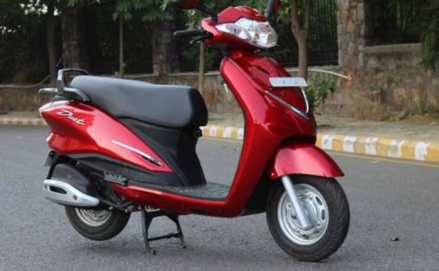 Hero MotoCorp Ltd launched its new scooter Duet in the southern markets. The scooter is available in two variants LX and VX and has priced it at Rs. 48,400 and Rs. 49,900 (ex-showroom Bangalore).