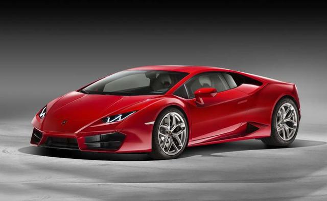 Lamborghini has unveiled the Huracan LP580-2 RWD which is all set to make its debut at the LA Auto Show. The RWD Huracan has been on the cards for a while now and it's made to solely appeal to the driving enthusiasts out there.