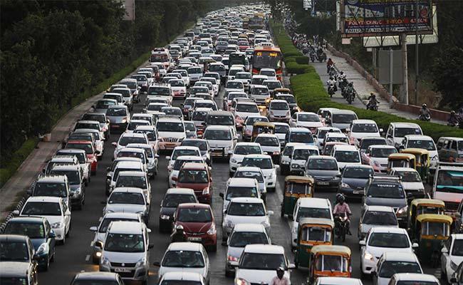 Delhi Government's Even/Odd Car Proposal to Curb Pollution Evokes Sharp Reactions