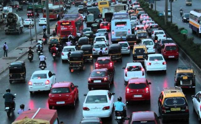 Mumbai Traffic Authorities Consider Adopting Delhi's Odd-Even Rule