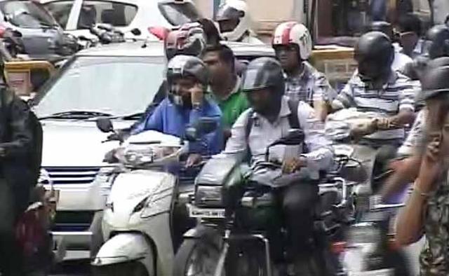Maharashtra State Government has now mandated the use of helmets for pillion riders. According to a circular issued by the State Transport Department, the Bombay High Court has ordered that two-wheeler pillion riders will now have to wear helmets in Maharashtra.