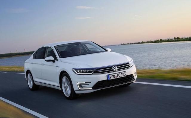 Auto Expo 2016: Volkswagen Unveils Plug-in Hybrid Passat GTE