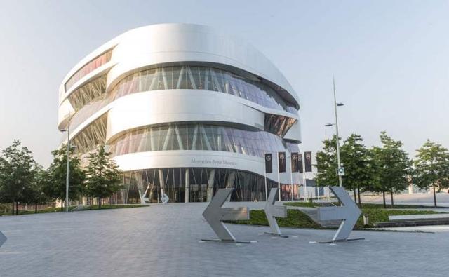 In conjunction with BMW's 100th anniversary this year, the Mercedes-Benz Museum has offered its congratulations. They've gone to the extent of inviting BMW employees to visit the museum in Stuttgart - with no admission charges between March 8 and 13, 2016.