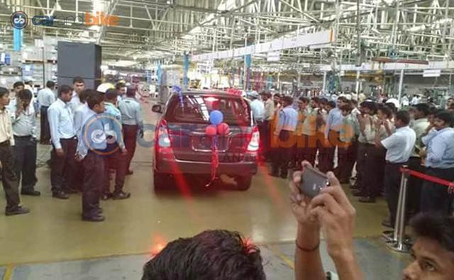 Making way for the second generation Innova Crysta showcased at the 2016 Auto Expo, Toyota Kirloskar Motors (TKM) rolled out the last units of the current generation Innova at the Bidadi plant, Karnataka, as seen in these images, thereby seizing production of the highly popular MPV.