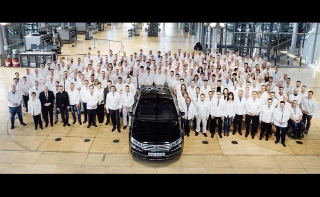 After a fourteen year struggle, the time has come to pull the plug off the ailing luxury sedan as the last Phaeton finally rolled off the production line at the automaker's Transparent facility in Dresden, Germany.