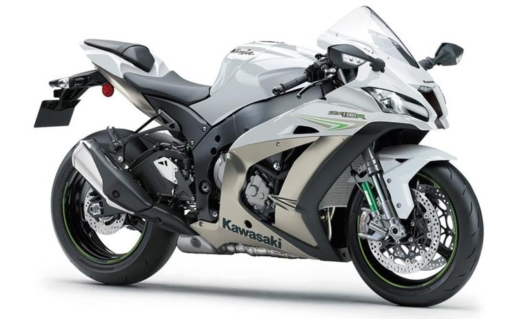 Kawasaki has introduced a new colour and graphics option on the ZX-10R - 'Pearl Blizzard White/Metallic Flat Raw Titanium' on the 2017 model year.
