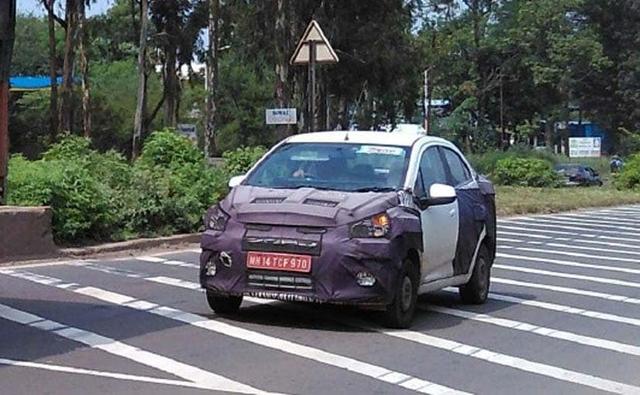 शेव्रोले भारत में अपनी नई कार एसेंशिया को लॉन्च करने की तैयारी कर रही है। शेव्रोले एसेंशिया एक कॉम्पैक्ट सेडान कार है जिसे न्यू-जेनेरेशन शेव्रोले बीट की तर्ज पर डिजाइन किया गया है।