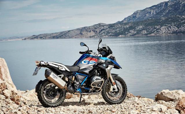 The big daddy of adventure-touring bikes - the BMW R1200 GS - has been updated for 2017, now meeting Euro4 regulations and some additional electronics. The 2017 bike is available in Rallye and Exclusive packages, the difference being in different colour and protections pieces.