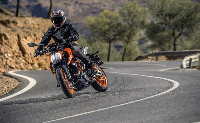 KTM India has finally announced that it will be officially bringing the new generation Duke range in the country on 23rd February 2017. The new KTM 200 Duke and 390 Duke were first revealed at the EICMA Motorcycle Show last year and have evolved with more technology on offer to make the riding experience even more exciting.