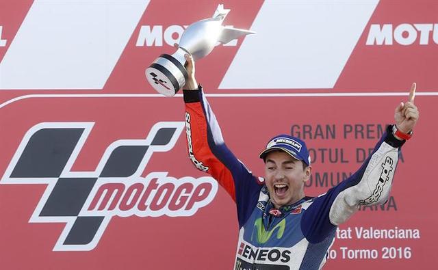 It was Jorge Lorenzo's last race with team Movistar Yamaha and the season finale of the 2016 MotoGP championship, and the rider managed to make each of those memorable winning the Valencia Grand Prix. The Spaniard held on to the lead after a fantastic start on the grid, fending off competition from this season's world champion Marc Marquez, while securing a win this season after June this year.