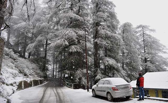 Traffic to popular tourist destinations Shimla, Manali, Chamba and Dalhousie that were cut off from the rest of Himachal Pradesh after snowfall were restored on Sunday after two days.