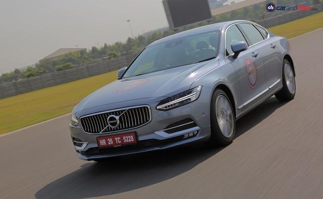 A refreshing breath of fresh air, that is the Volvo S90. In a world filled with aggressive, overtly sporty premium sedans the S90 takes a hard left on to a leafy avenue that winds its way to Swedish log cabin with an attached sauna.