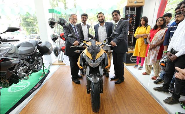 Benelli is going from strength to strength, opening up showrooms across the country and establishing presence. The company recently inaugurated its second showroom in Chennai, at Anna Nagar. Both the existing showroom and the new one are owned by 'Power Super Bikes'. The new showroom is fully operational, with bookings and deliveries open. The showroom will also have service bays. All the bikes in the Benelli portfolio will be on display.
