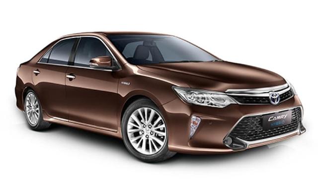 2017 Toyota Camry Hybrid Launched At Rs. 31.98 Lakh; Gets Minor Updates
