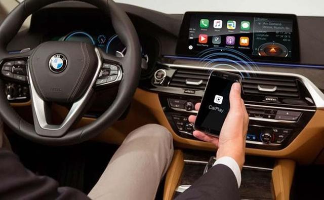 Connected technologies maker, Harman is looking at a solution which will do away with the wire altogether. Through a combination of Wi-fi and Bluetooth, customers can soon pair their iPhone wirelessly with CarPlay for the first time.