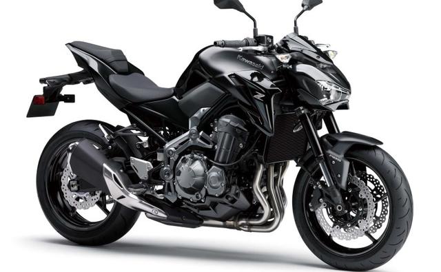 India Kawasaki Motor has introduced the much awaited 2017 Kawasaki Z900 streetfighter in the country as a replacement to the Z800. The new Z900 pushes the middleweight naked motorcycle in a larger displacement category and is priced at Rs. 9 lakh (ex-showroom, Delhi), around Rs. 1.20 lakh more than the Z800.