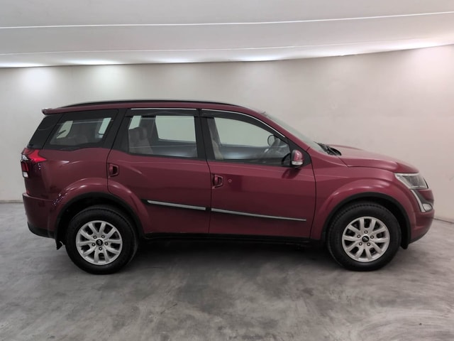 View Mahindra XUV500 Image 6 Used Mahindra XUV500 Image 6
