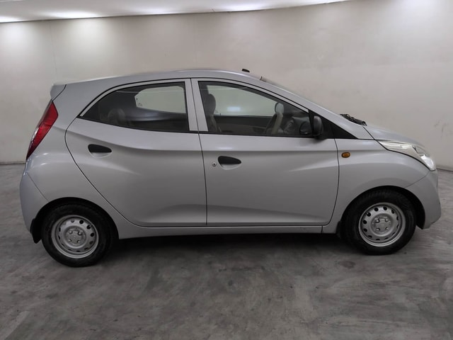View Hyundai EON Image 6 Used Hyundai EON Image 6
