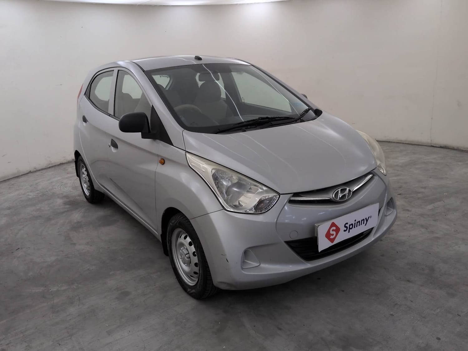 View 2018 Hyundai EON Era Plus Image 7 Used 2018 Hyundai EON Era Plus Image 7