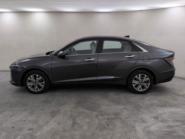 View Hyundai Verna Image 2 Used Hyundai Verna Image 2