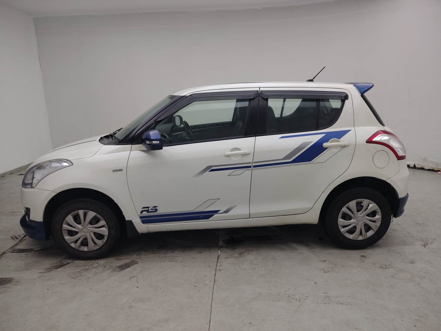 View 2013 Maruti Suzuki Swift VDI Image 2 Used 2013 Maruti Suzuki Swift VDI Image 2