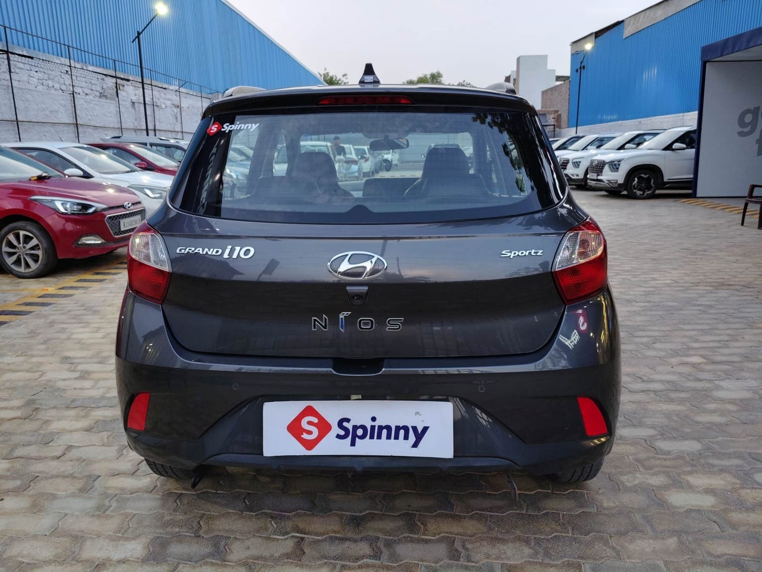 View 2022 Hyundai Grand i10 Nios Sportz Petrol AMT Image 4 Used 2022 Hyundai Grand i10 Nios Sportz Petrol AMT Image 4