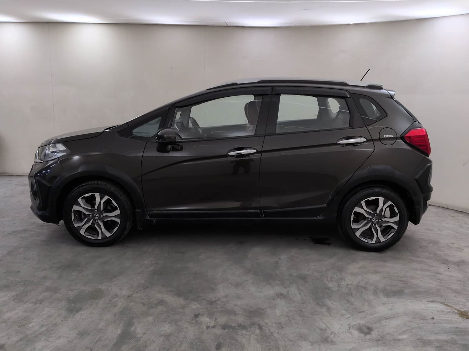 View 2019 Honda WR-V VX MT Petrol Image 2 Used 2019 Honda WR-V VX MT Petrol Image 2