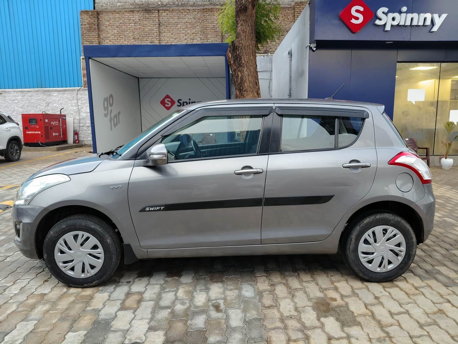View 2015 Maruti Suzuki Swift VXI Image 2 Used 2015 Maruti Suzuki Swift VXI Image 2
