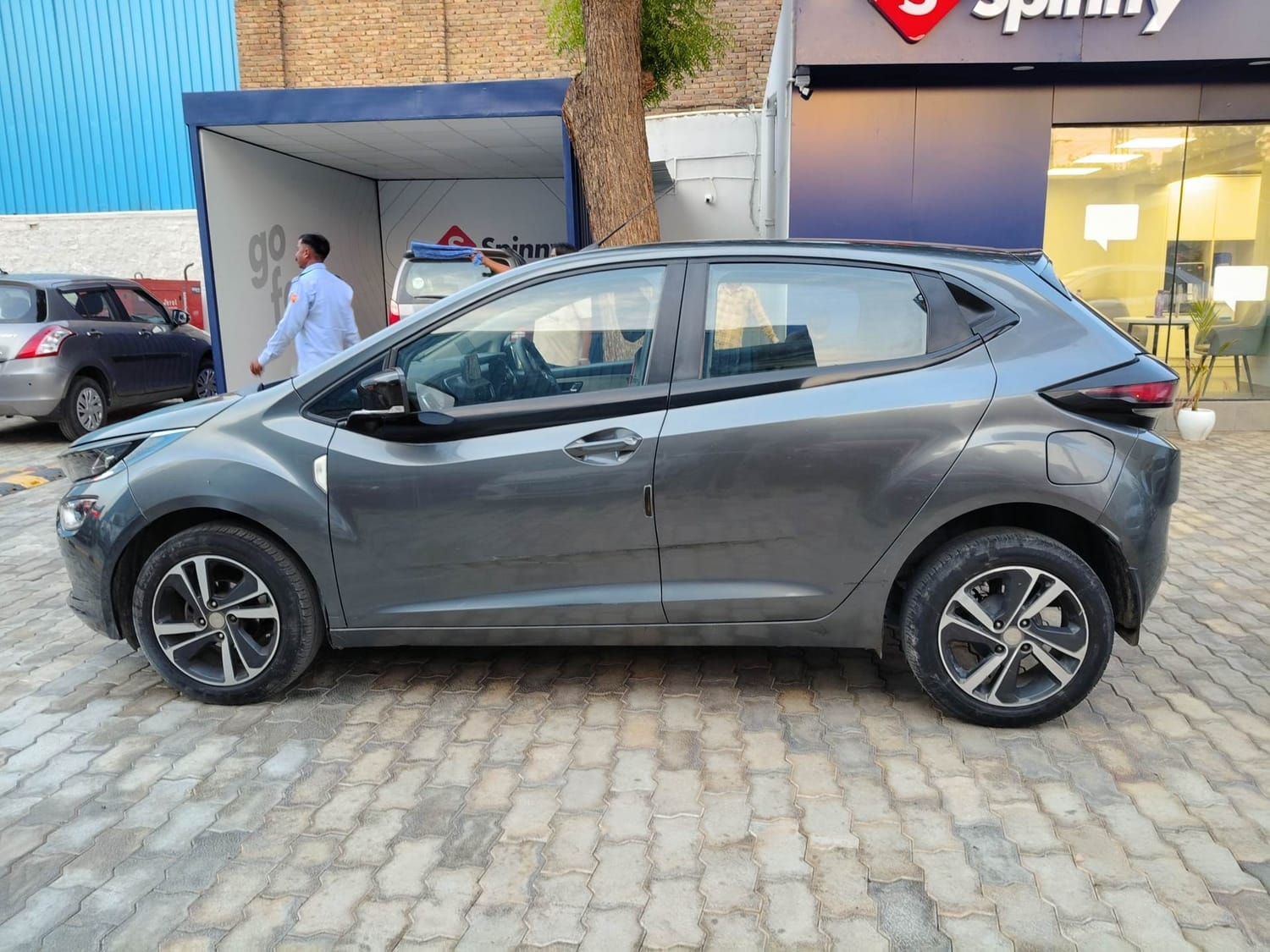 View 2022 Tata Altroz XZ Petrol Image 2 Used 2022 Tata Altroz XZ Petrol Image 2