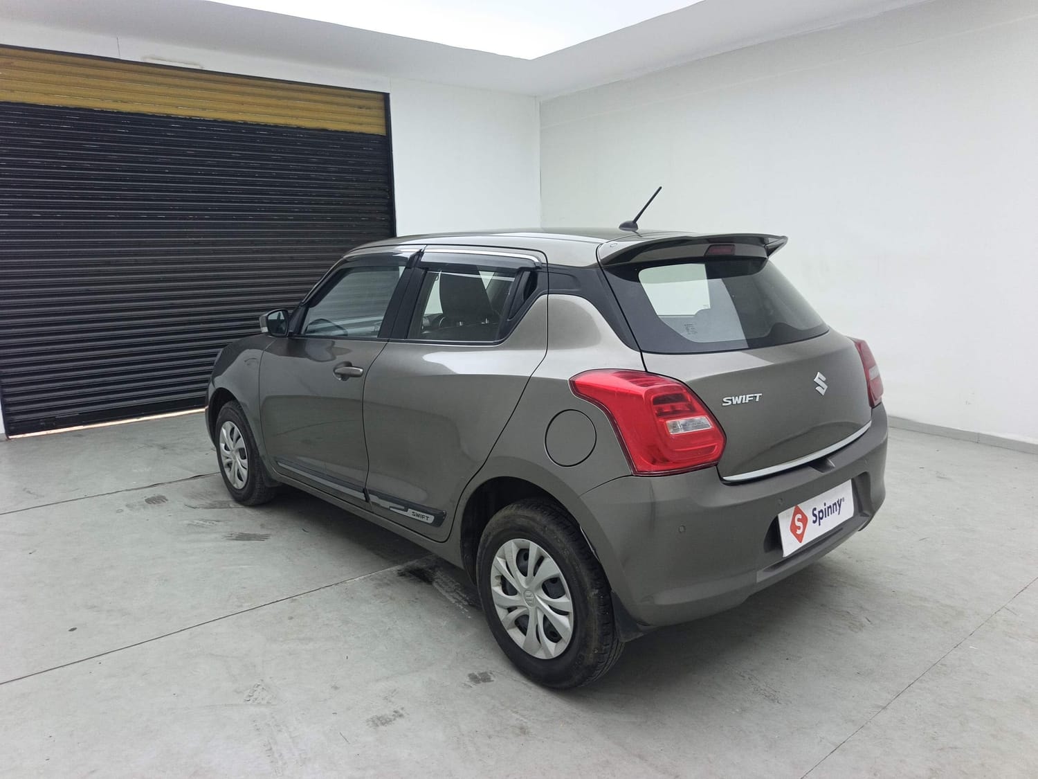 View 2021 Maruti Suzuki Swift VXI Image 3 Used 2021 Maruti Suzuki Swift VXI Image 3