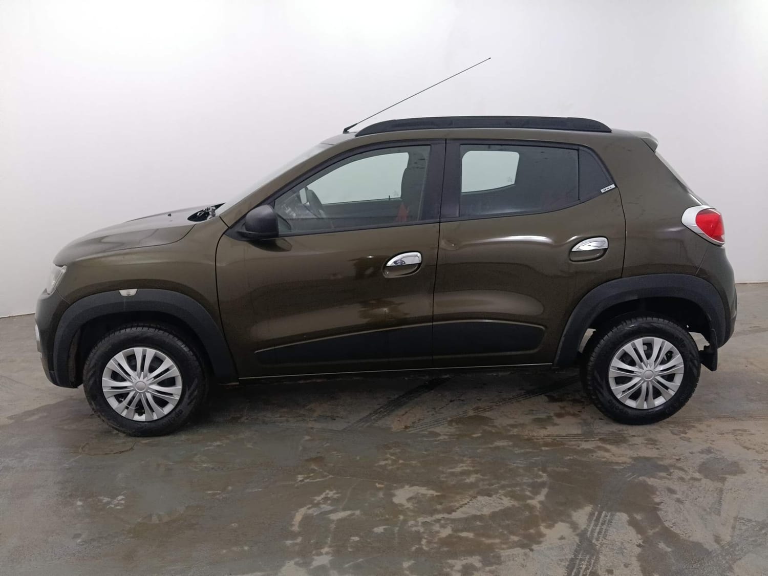 View 2016 Renault Kwid RXL Image 2 Used 2016 Renault Kwid RXL Image 2