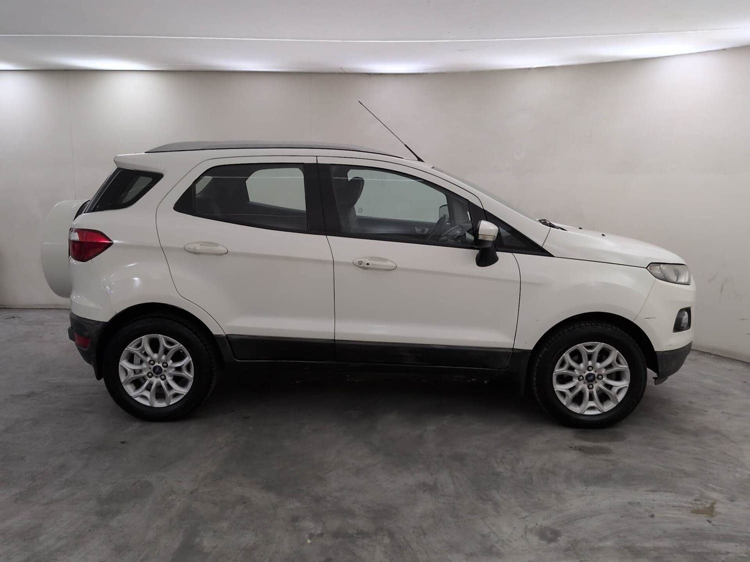 View 2016 Ford EcoSport 1.5 TDCi Diesel Titanium BS IV Image 6 Used 2016 Ford EcoSport 1.5 TDCi Diesel Titanium BS IV Image 6
