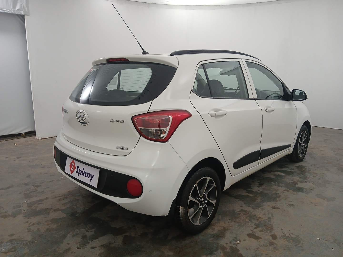 View 2017 Hyundai Grand i10 1.2 Sportz Petrol AT Image 5 Used 2017 Hyundai Grand i10 1.2 Sportz Petrol AT Image 5